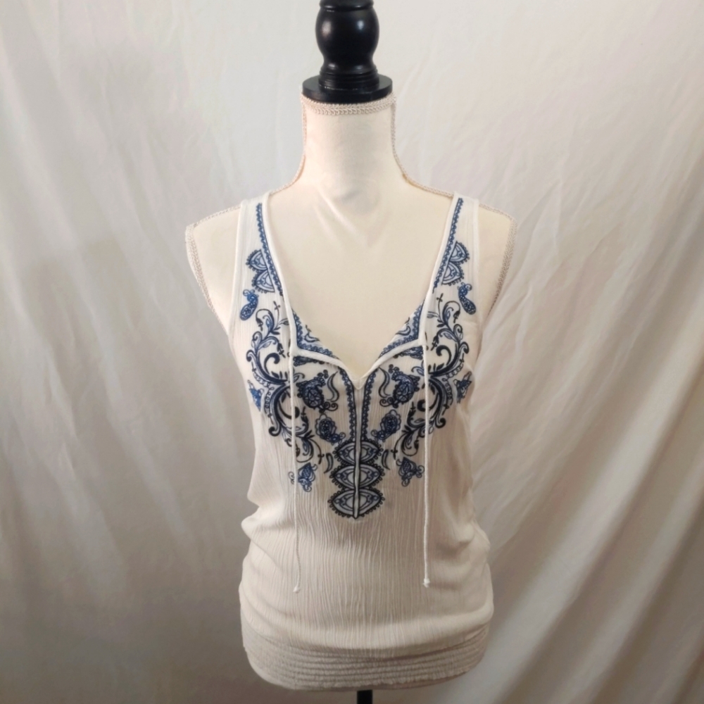 Maurices Sleeveless White Gauzy Boho Top Stretchy Smocked Bottom Women's Sz XS